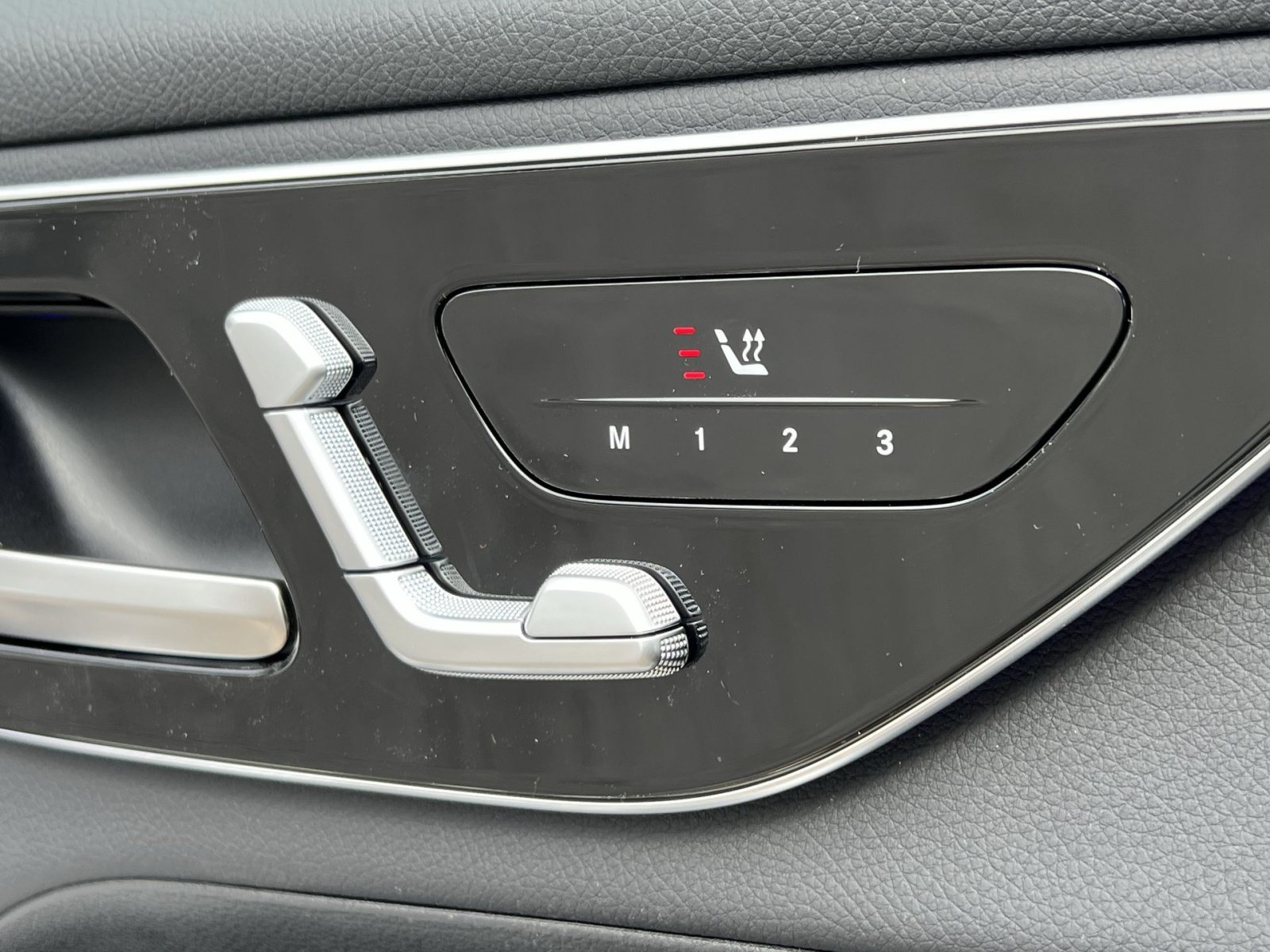 Certified 2026 Mercedes-Benz GLC 300 4MATIC image 33