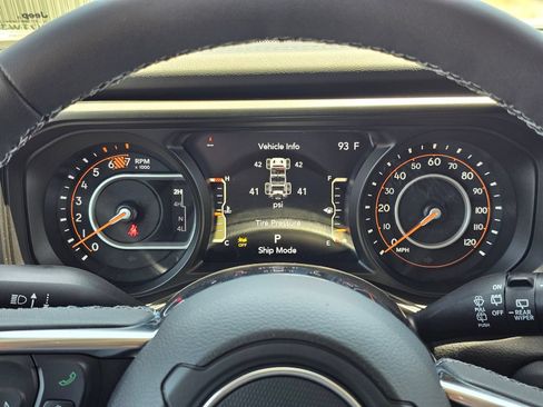 New 2026 Jeep Wrangler Unlimited Sahara w/ Safety Group AWD/4WD image 11