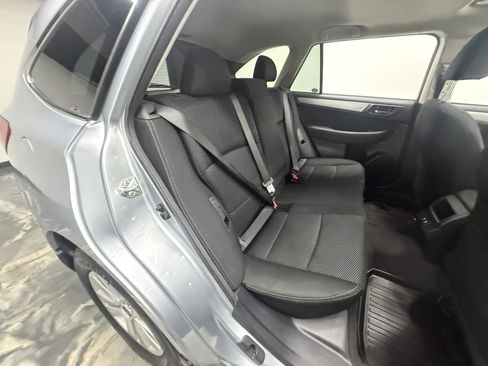 Used 2019 Subaru Outback 2.5i Premium image 24