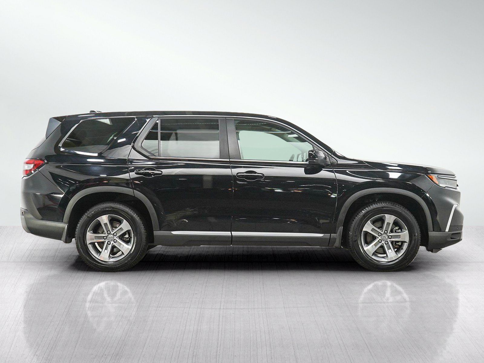 Used 2023 Honda Pilot EX-L image 6