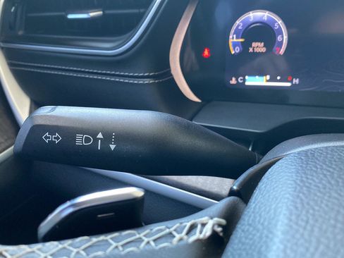 Used 2023 Jeep Grand Cherokee Limited w/ Luxury Tech Group II AWD/4WD image 46