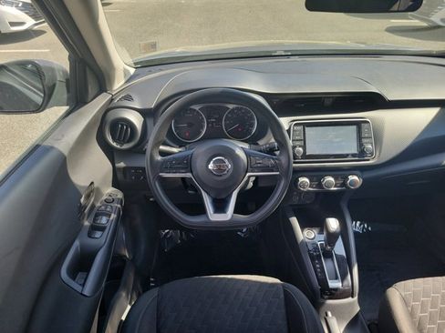 Used 2021 Nissan Kicks S image 11