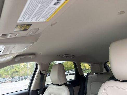 New 2026 Lincoln Corsair Premiere image 22