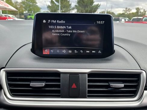 Used 2018 MAZDA MAZDA3 Touring image 10
