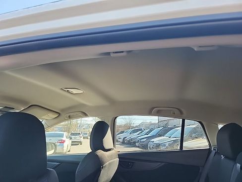 Used 2023 Subaru Crosstrek 2.0i image 10