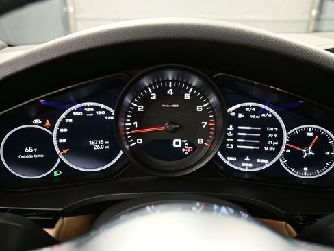 Certified 2022 Porsche Cayenne image 19