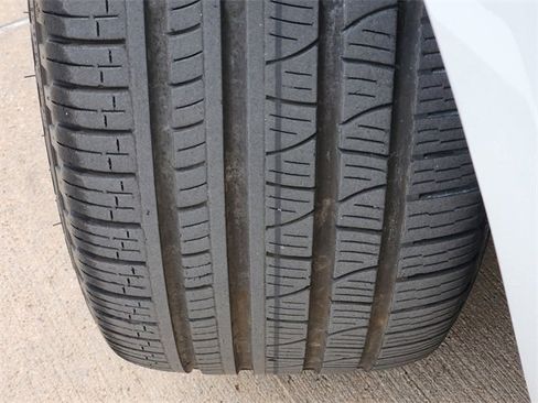 Used 2024 Porsche Macan w/ Premium Plus Package image 11