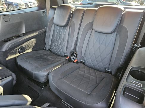 Used 2024 Mercedes-Benz GLS 63 AMG 4MATIC image 30