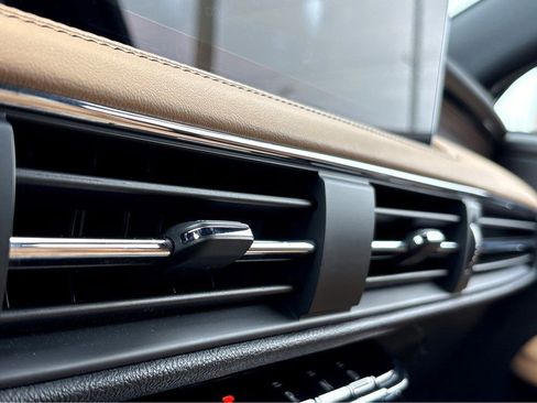 Used 2023 Lincoln Corsair Reserve FWD image 8