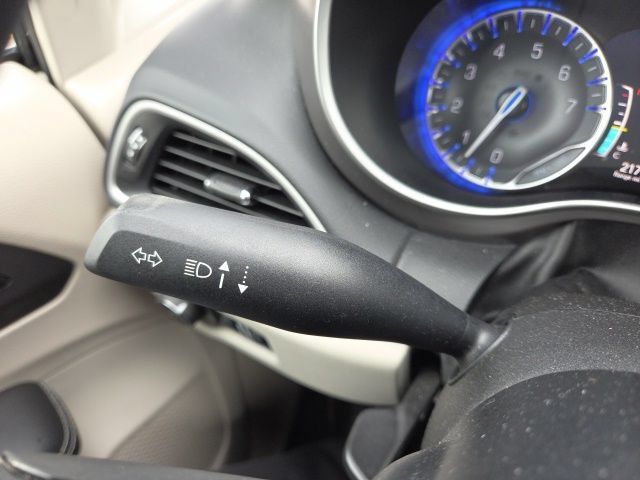 Used 2023 Chrysler Pacifica Touring-L FWD image 44