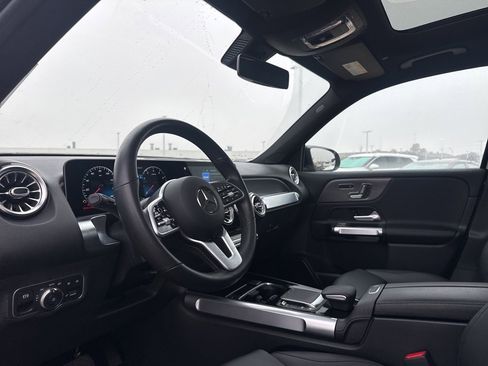 Used 2021 Mercedes-Benz GLB 250 4MATIC image 27