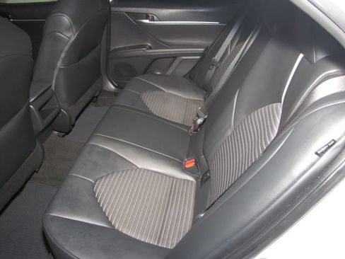 Used 2023 Toyota Camry SE FWD image 13