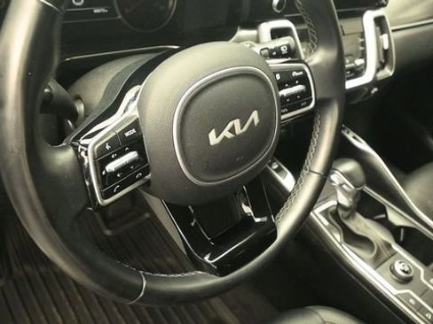 Used 2022 Kia Sorento S w/ Panoramic Sunroof Package FWD image 15