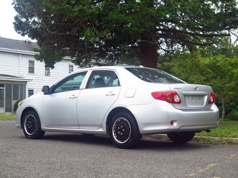 Used 2009 Toyota Corolla LE FWD image 3