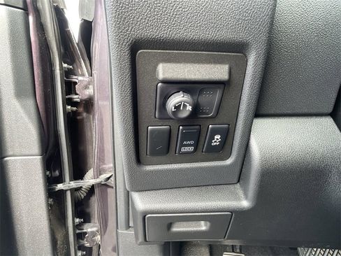 Used 2015 Nissan Rogue S w/ Convenience Package image 18