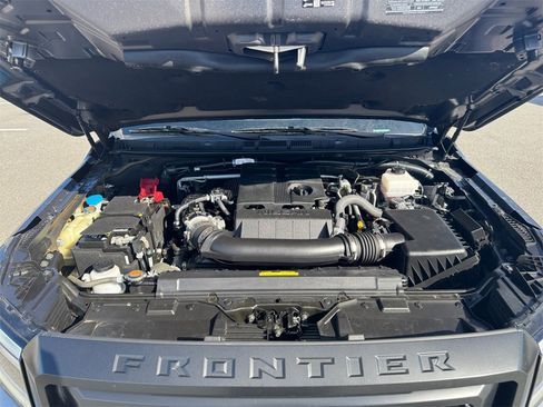Used 2024 Nissan Frontier Pro-X image 18