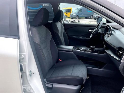 Used 2022 Nissan Rogue SV AWD/4WD image 9