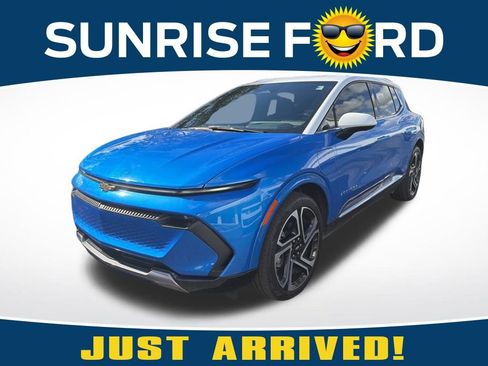 Used 2025 Chevrolet Equinox EV LT w/ Convenience Package II image 1