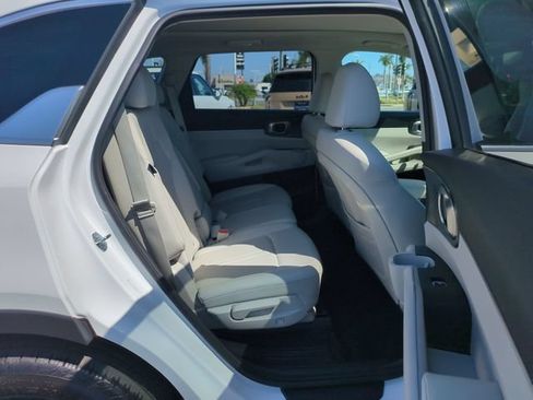 Certified 2025 Kia Sorento S w/ Panoramic Sunroof Package FWD image 30