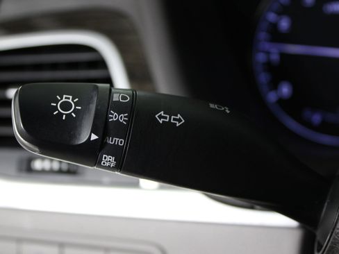 Used 2015 Hyundai Genesis 3.8 image 29