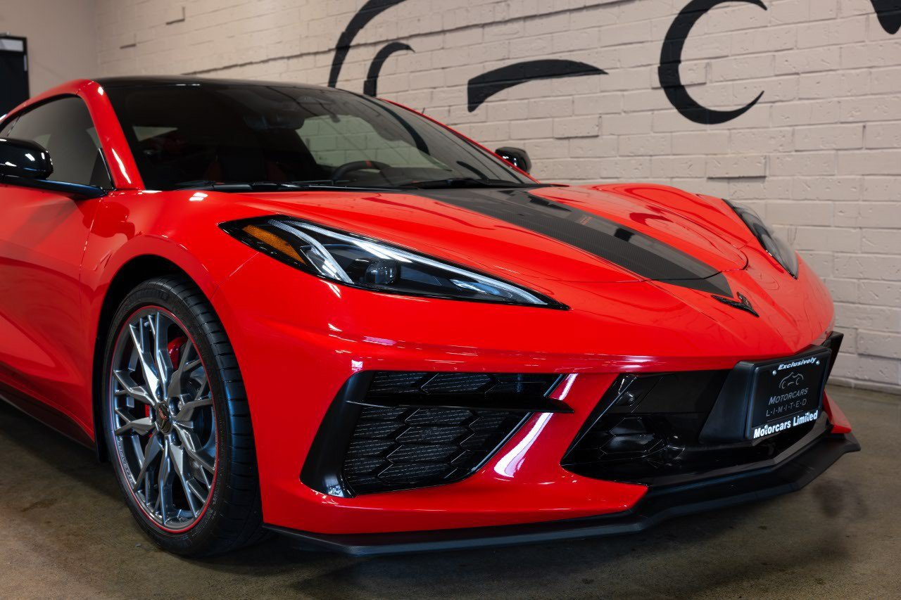 Used 2025 Chevrolet Corvette Stingray Premium Cpe w/ Z51 Performance Package RWD image 19