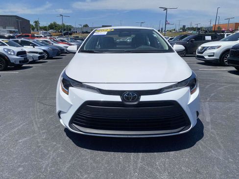Used 2024 Toyota Corolla LE FWD image 2