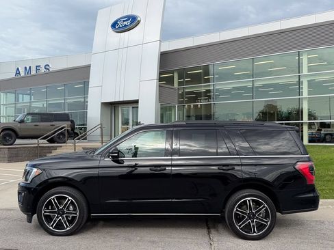 Used 2020 Ford Expedition Limited w/ Equipment Group 303A AWD/4WD image 3