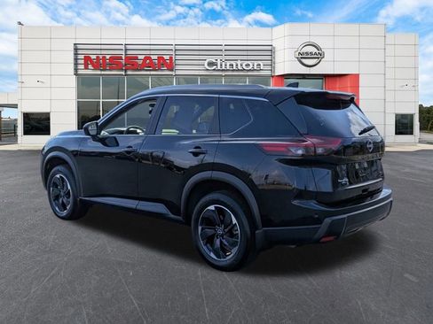Certified 2024 Nissan Rogue SV w/ SV Premium Package image 5