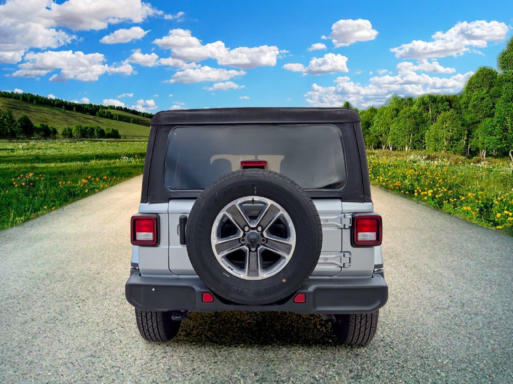Used 2022 Jeep Wrangler Unlimited Sahara AWD/4WD image 5