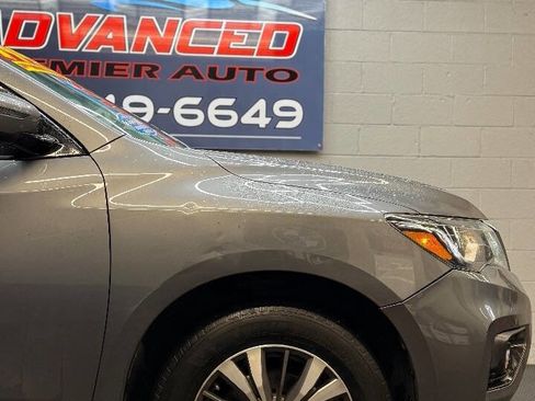Used 2019 Nissan Pathfinder SV image 10