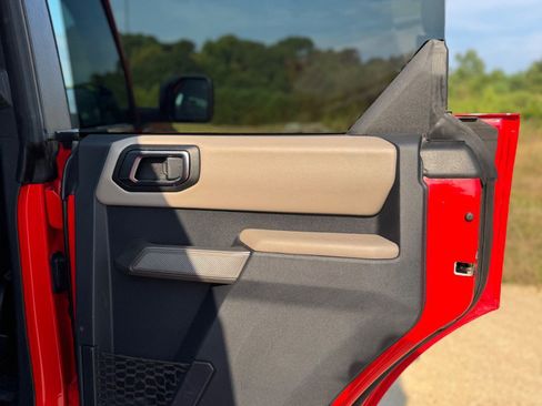 Used 2022 Ford Bronco Wildtrak image 19