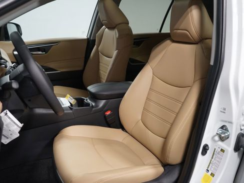 Used 2024 Toyota RAV4 XLE Premium image 27