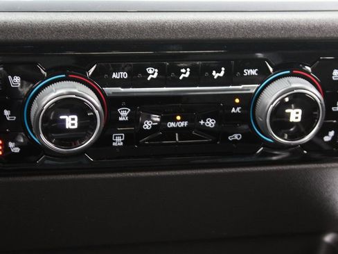 Used 2024 Chevrolet Silverado 3500 High Country w/ High Country Premium Package image 37