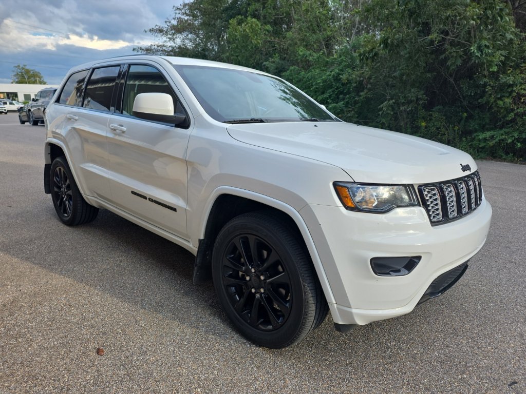 Used 2020 Jeep Grand Cherokee Altitude AWD/4WD image 6