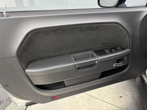 Used 2011 Dodge Challenger SRT8 image 26