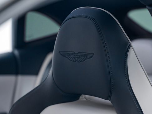 Used 2025 Aston Martin DBX 707 image 18