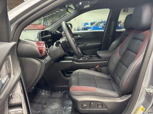 Used 2025 Chevrolet Equinox RS w/ Safety and Technology Package image 9