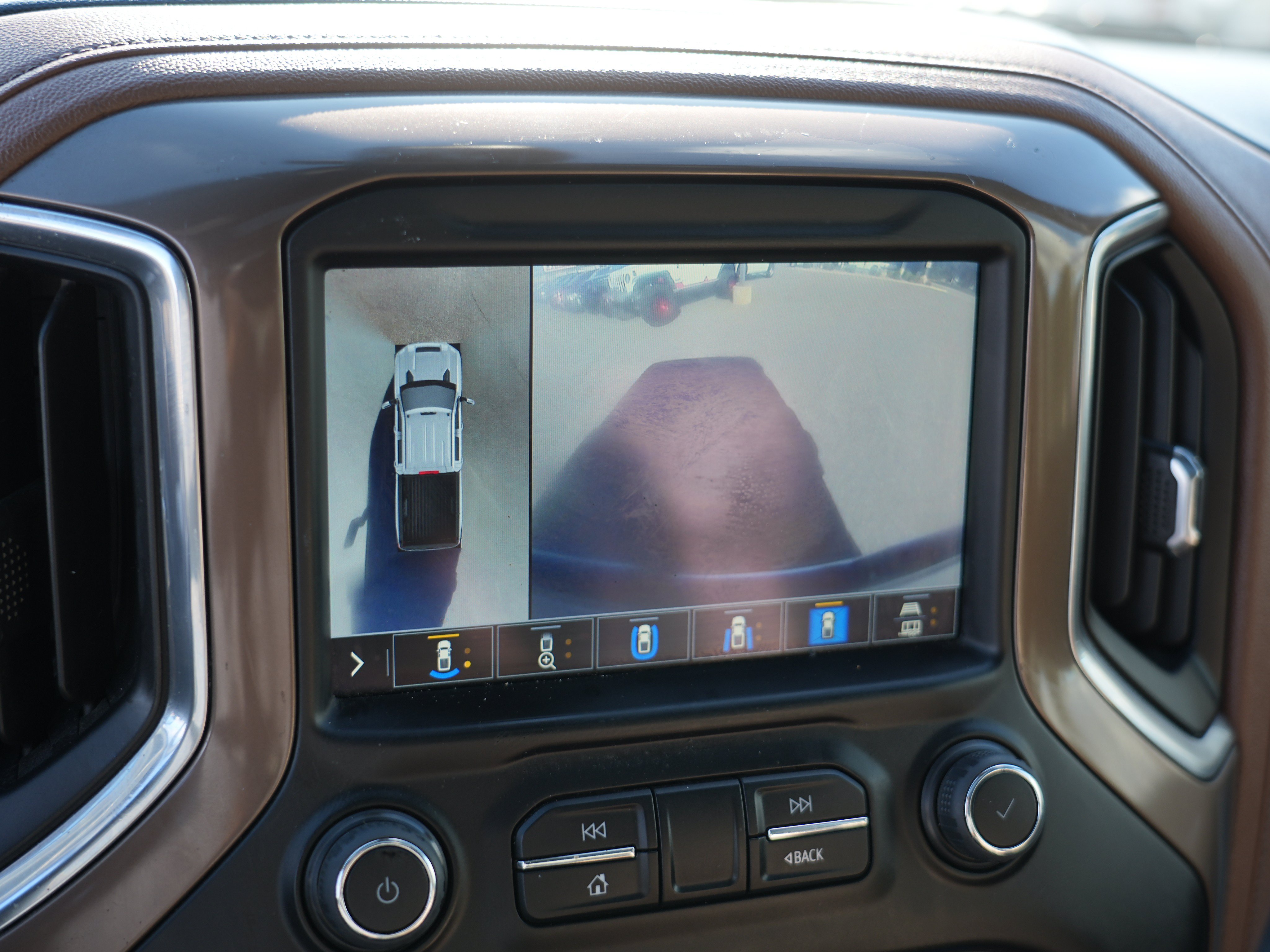 Used 2022 Chevrolet Silverado 2500 High Country w/ Safety Package II AWD/4WD image 28