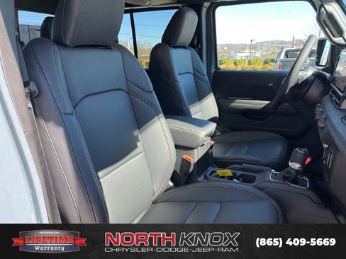 New 2026 Jeep Gladiator Sport AWD/4WD image 27