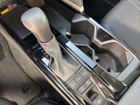 Used 2025 Toyota Camry XLE w/ Premium Plus Package image 25