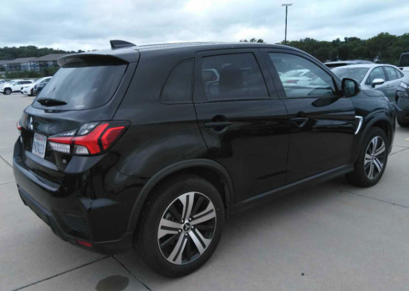 Used 2026 Mitsubishi Outlander Sport SE AWD/4WD image 3