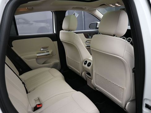 Used 2022 Mercedes-Benz GLA 250 4MATIC image 29