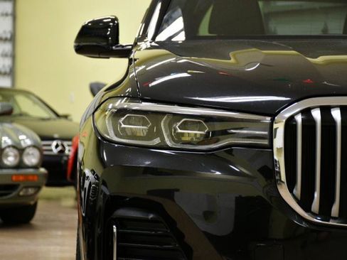 Used 2022 BMW X7 xDrive40i w/ Premium Package AWD/4WD image 6