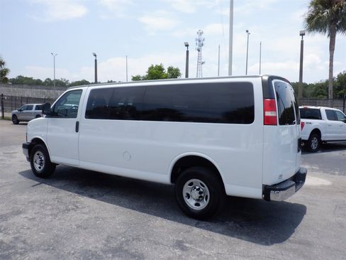 Used 2020 Chevrolet Express 3500 LT w/ LT Preferred Equipment Group RWD image 3