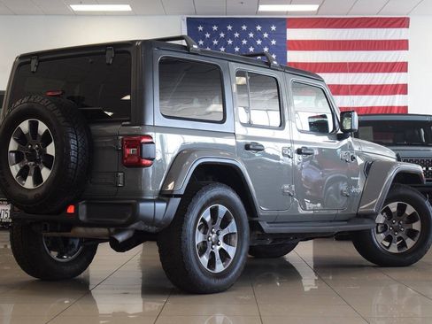 Used 2018 Jeep Wrangler Unlimited Sahara AWD/4WD image 7