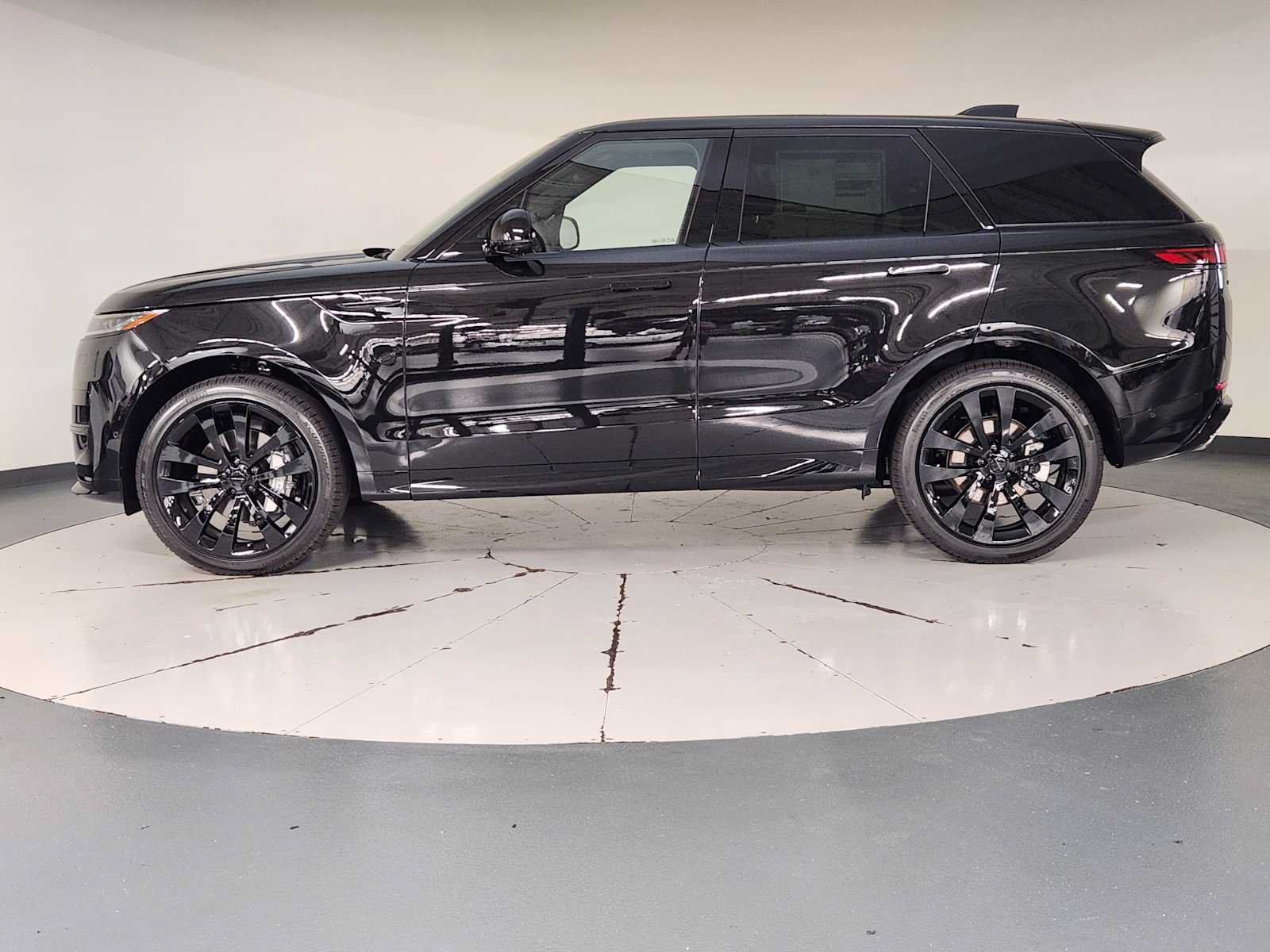 New 2027 Land Rover Range Rover Sport Dynamic SE AWD/4WD image 5