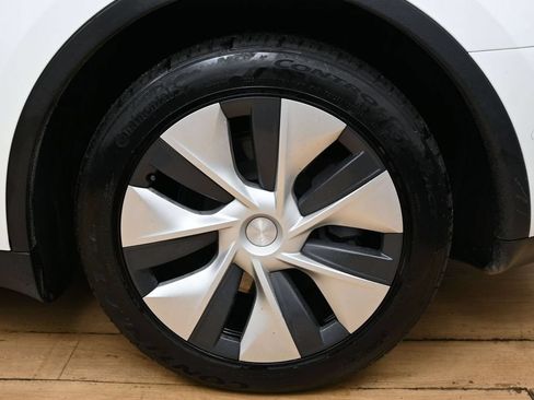 Used 2021 Tesla Model Y Long Range AWD/4WD image 12