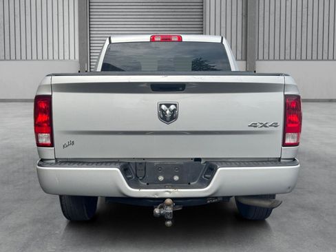 Used 2017 RAM 1500 Express AWD/4WD image 10
