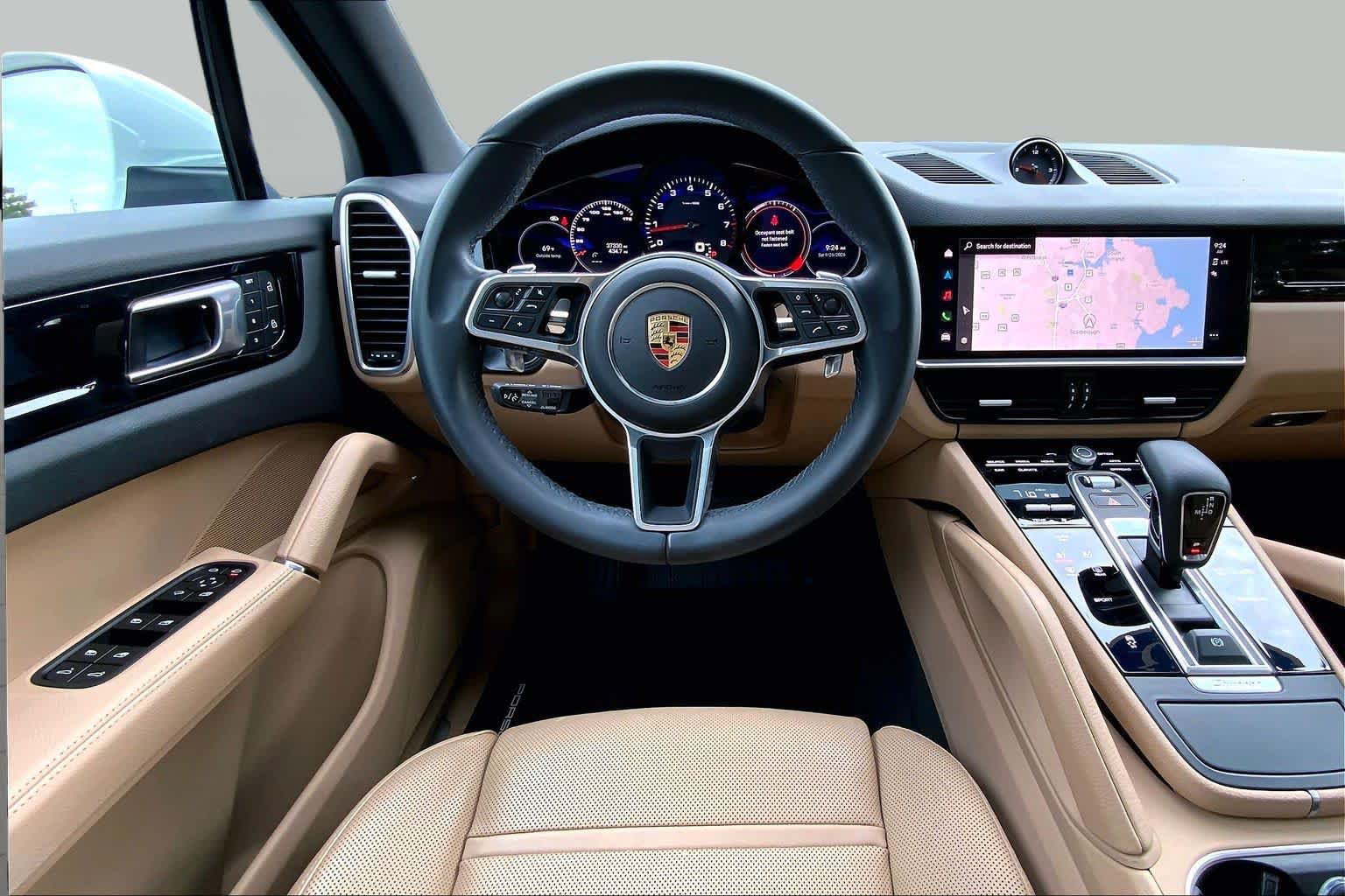 Used 2023 Porsche Cayenne AWD/4WD image 6
