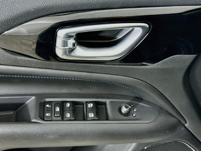 New 2026 Jeep Compass Latitude AWD/4WD image 17